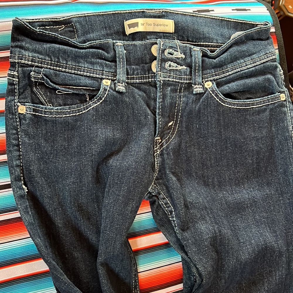 Levi’s - Picture 3 of 4